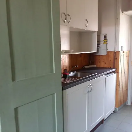 Kossuth Apartman Appartamento *